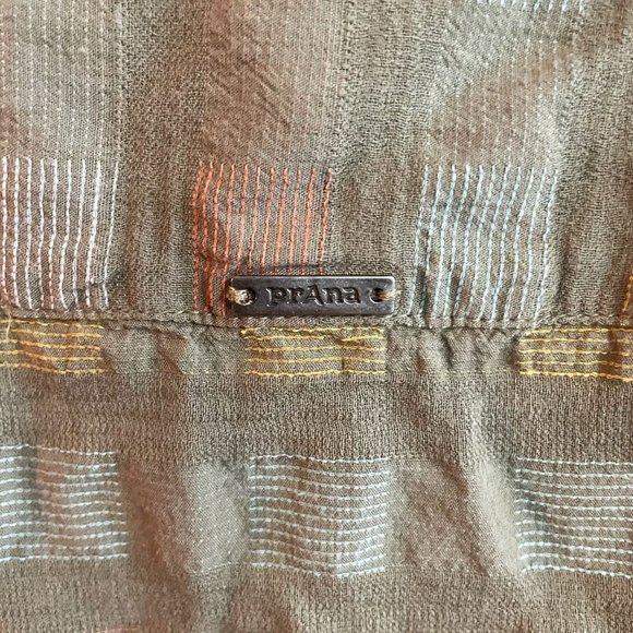 Prana green square printed sustainable blouse Size Medium - Picture 6 of 8